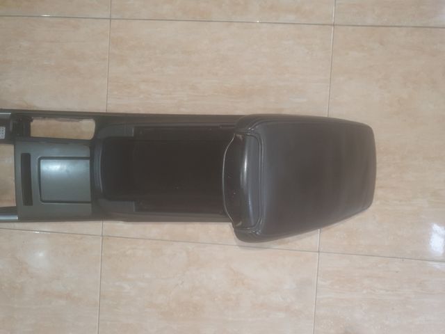 consola reposabrazos cuero LEXUS IS 220