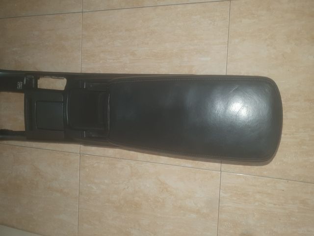 consola reposabrazos cuero LEXUS IS 220