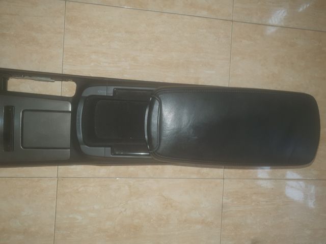 consola reposabrazos cuero LEXUS IS 220