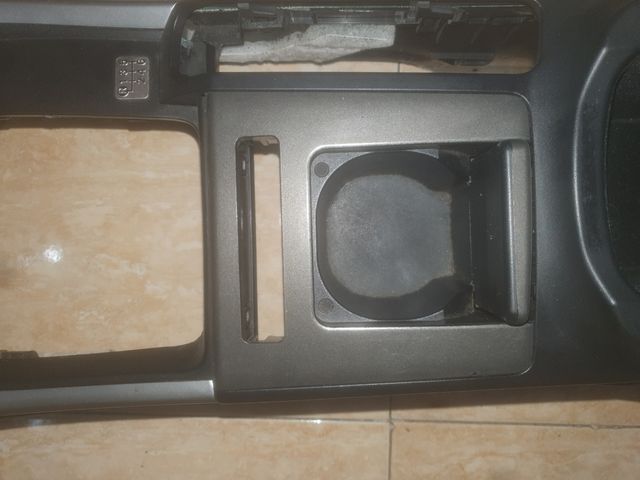 consola reposabrazos cuero LEXUS IS 220