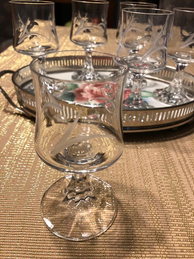 Copas de licor talladas