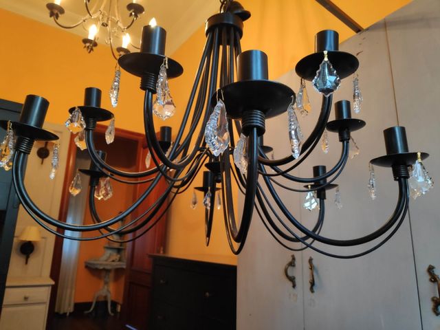 gran lámpara de techo negra con cristales