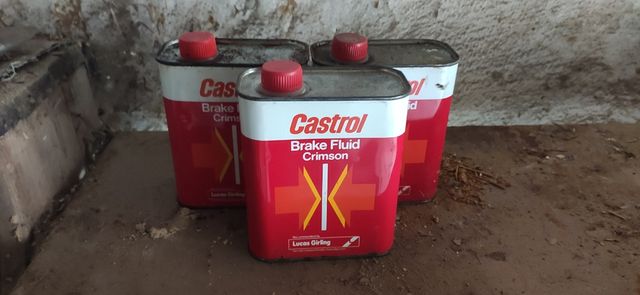 Latas de líquido de frenos metálicas Castrol
