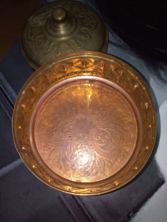 ESPECTACULAR BOMBONERA GRIEGA ANTIGUA