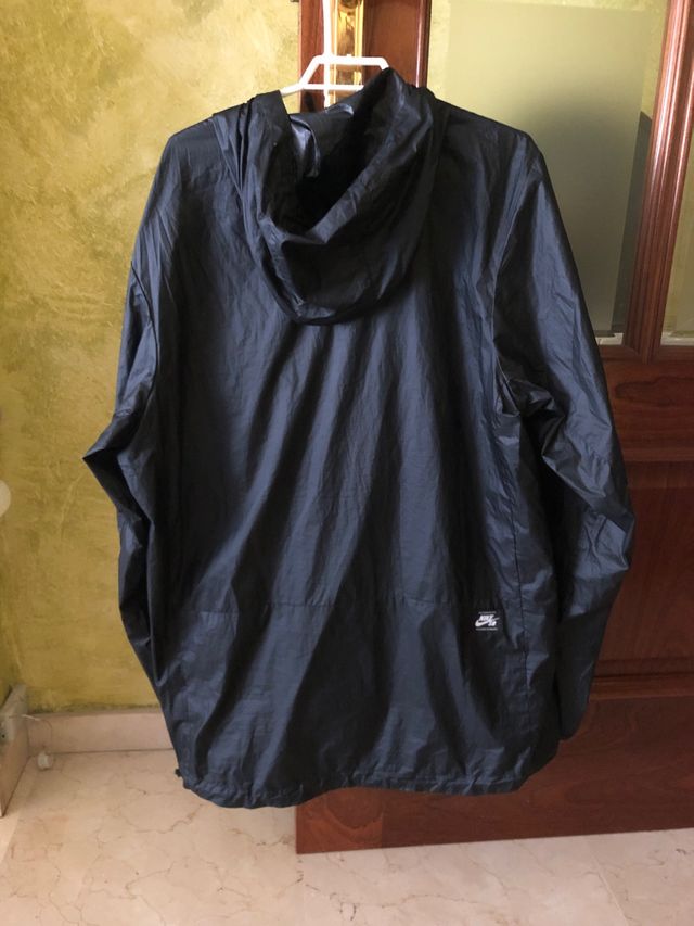 Cortaviento nike sb es talla S