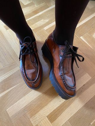 Mocasines suela track marrones Zara de segunda mano por 48 EUR en Madrid en  WALLAPOP