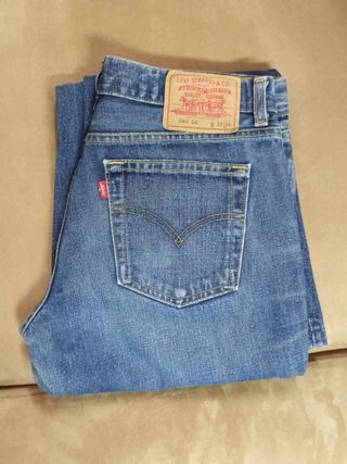 Pantalon levis mujer bota ancha talla 32 34. de segunda mano por 25 EUR en  L\\'Hospitalet de Llobregat en WALLAPOP