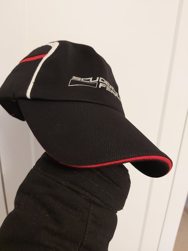 Gorra Oficial -original FERRARI scuderia