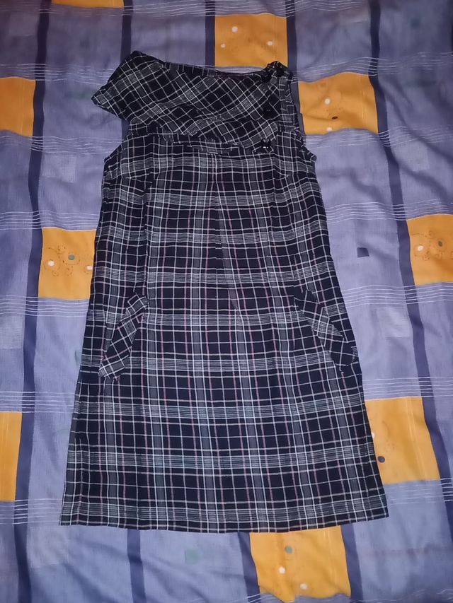 Vestido azul marino a cuadros. Talla XS