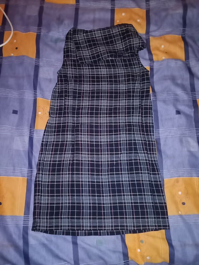 Vestido azul marino a cuadros. Talla XS