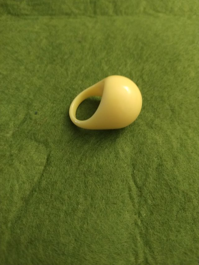 anillo amarillo diseño original