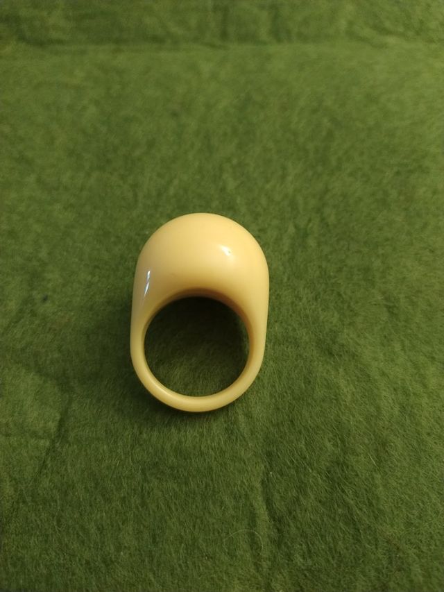 anillo amarillo diseño original