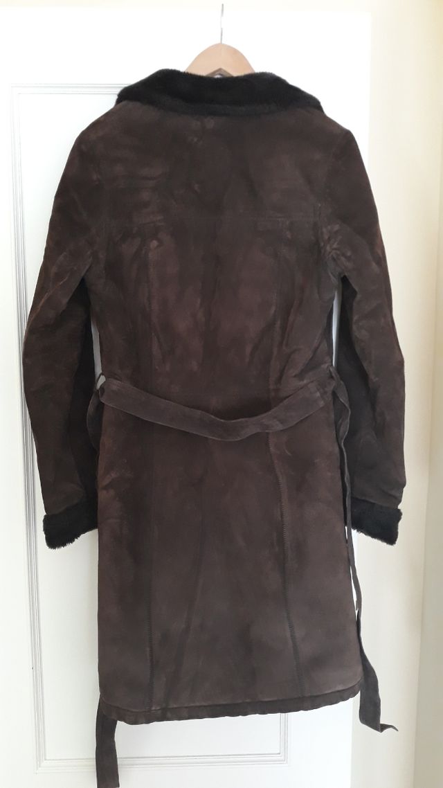 Pelliza marrón de piel