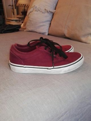 Zapatillas Vans granates talla 37. de segunda mano por 7 EUR en Bilbao en  WALLAPOP