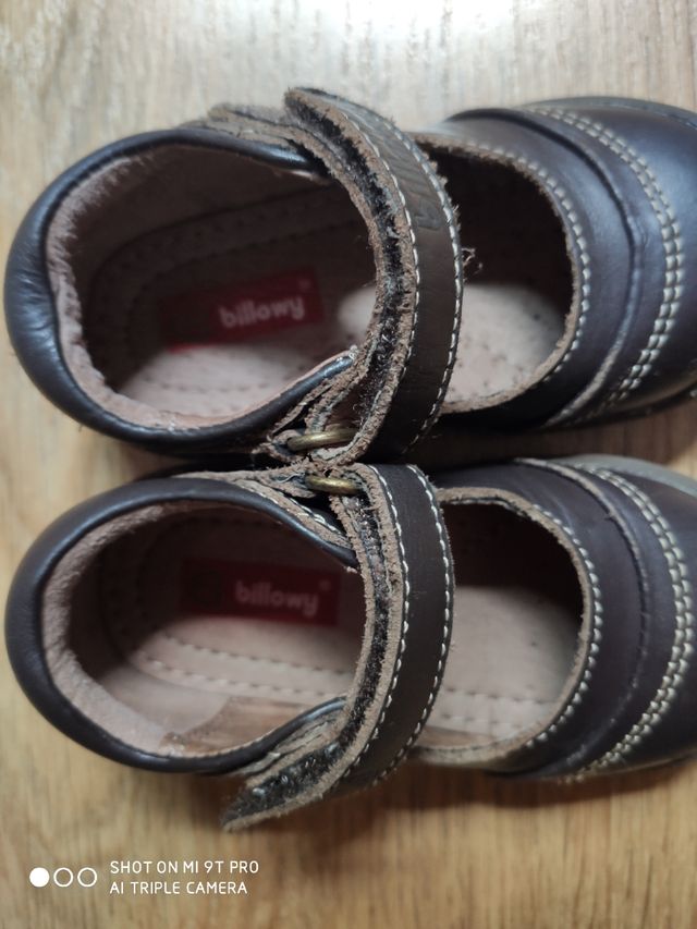 Zapatos piel talla 21.