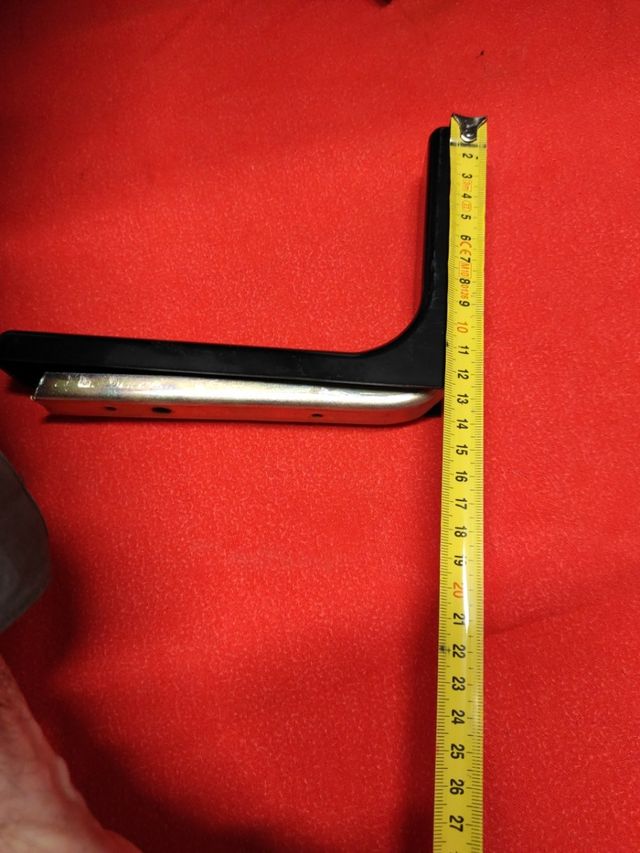 escuadra con embellecedor