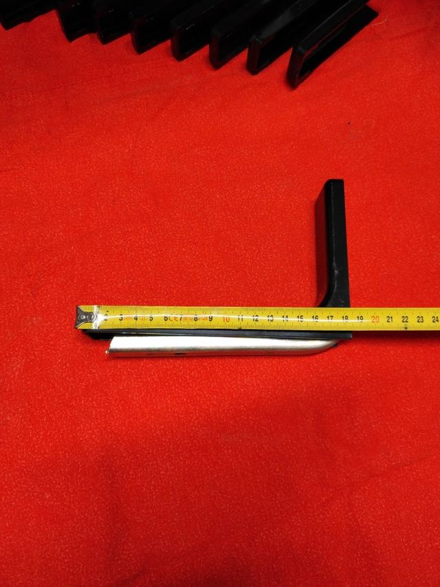 escuadra con embellecedor