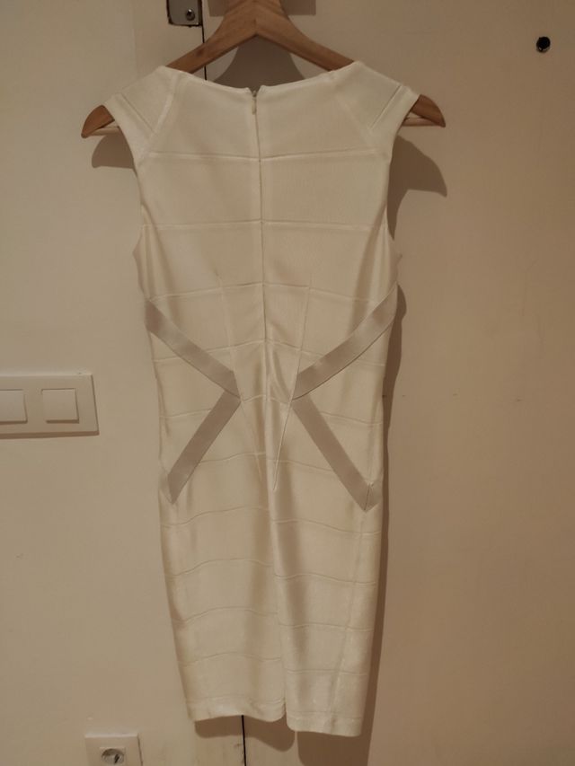 Vestido blanco ceñido Sisley