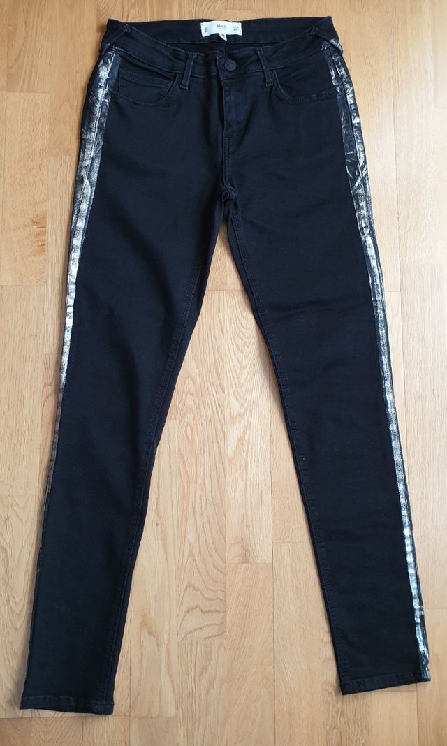 Pantalon negro MANGO T-38 push up