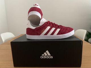 Adidas Gazelle burdeos talla 36 2\\/3 de segunda mano por 35 EUR en Jove en  WALLAPOP