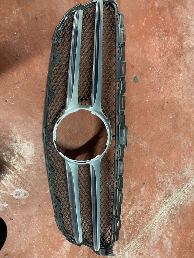 Rejilla mercedes clase c carroceria w205