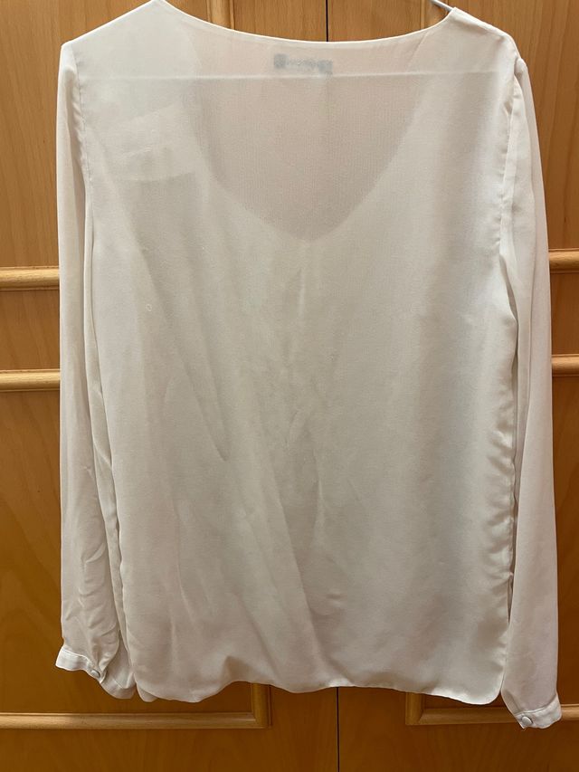 Blusa color crudo muy elegante y vaporosa