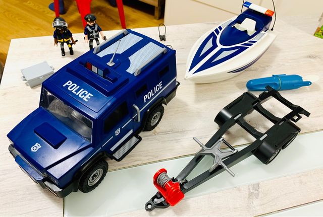 PLAYMOBIL - COCHE POLICIA + Lancha Remolque