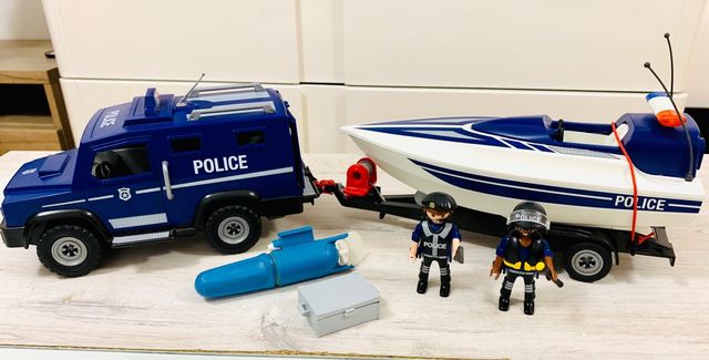 PLAYMOBIL - COCHE POLICIA + Lancha Remolque