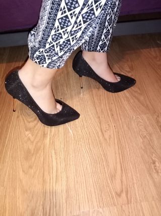 Zapatos tacones puntilla de segunda mano por 7 EUR en Barcelona en WALLAPOP