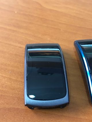 Samsung Gear Fit 2 cargador pantalla repuesto de segunda mano por 10 EUR en  Archena en WALLAPOP