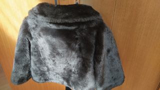 Chaqueta pelo ZARA-Últimos días! de segunda mano por 7 EUR en Feans en  WALLAPOP