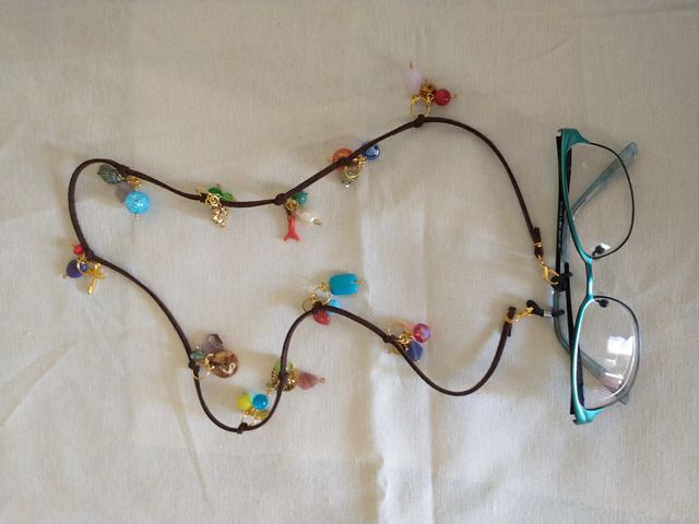 Collar y cuelgagafas 4 en 1, divinísssimo!!!!!!!!