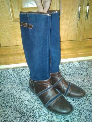 Botas piel vuelta azul y marrón de segunda mano por 9 EUR en Torrijos en  WALLAPOP