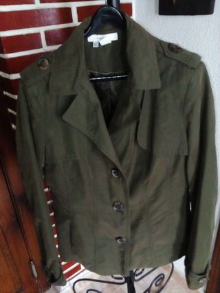 Chaqueta Zara Basic mujer verde talla L de segunda mano por 8 EUR en  Paterna en WALLAPOP