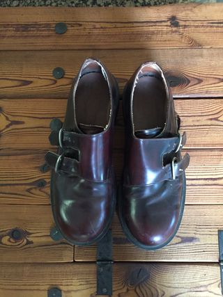 Zapatos estilo Dr Martens de segunda mano por 23 EUR en Palma de Mallorca  en WALLAPOP
