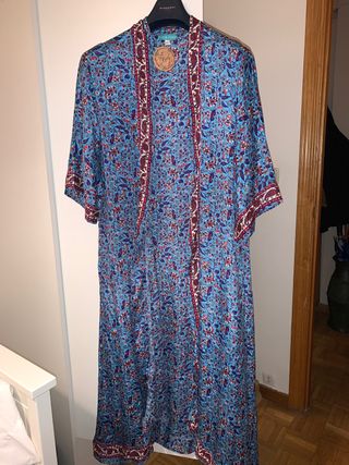 Chilaba de segunda mano por 22 EUR en Madrid en WALLAPOP