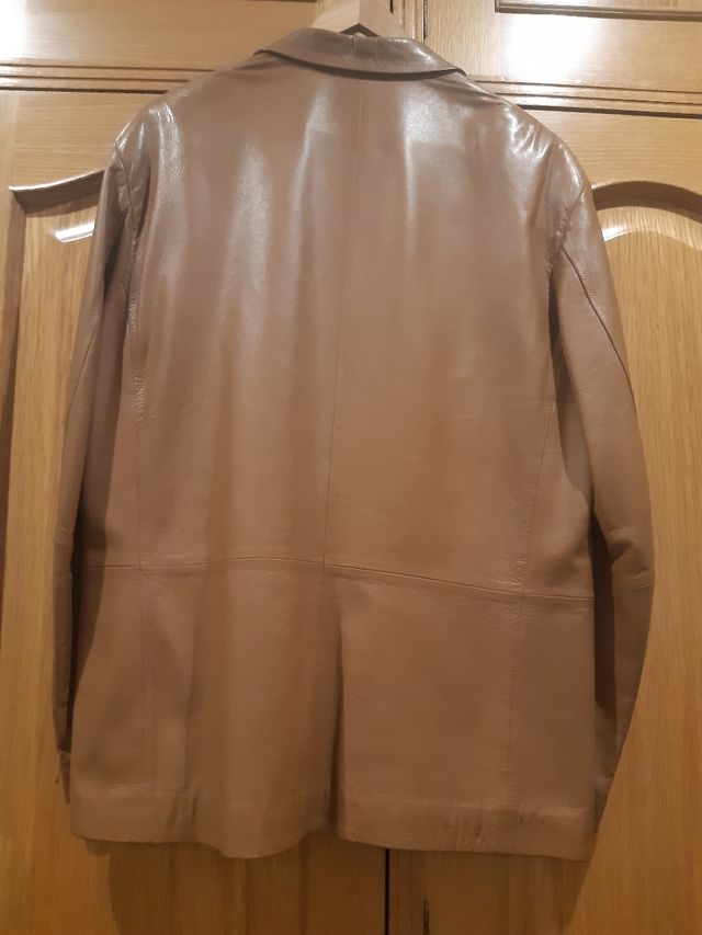 Chaqueta piel chico.