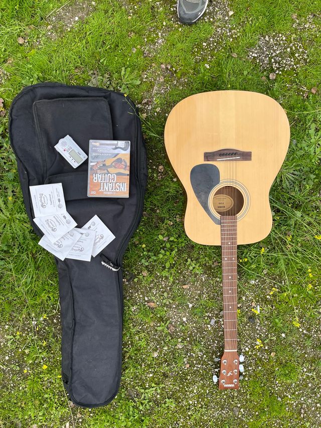 Guitarra acústica Yamaha f310