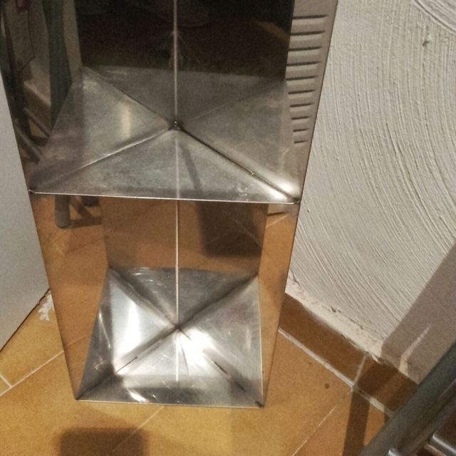 Esquinera/estantería de acero inoxidable