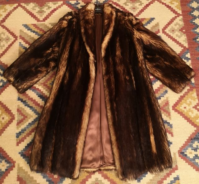 ABRIGO DE PIEL DE CABRA