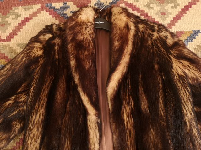 ABRIGO DE PIEL DE CABRA