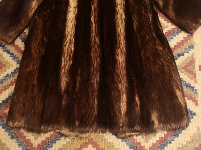 ABRIGO DE PIEL DE CABRA