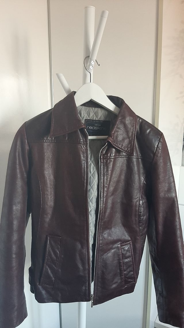 Chamarra de cuero talla S redskins