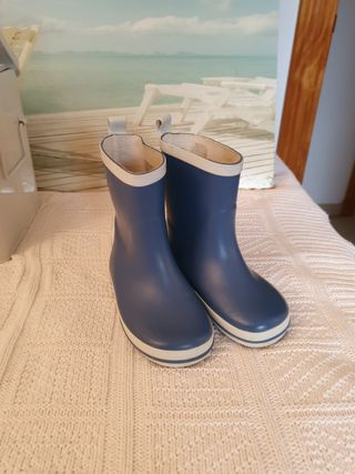 Botas agua talla 24 de segunda mano por 4 EUR en Sant Cugat del Vallès en  WALLAPOP