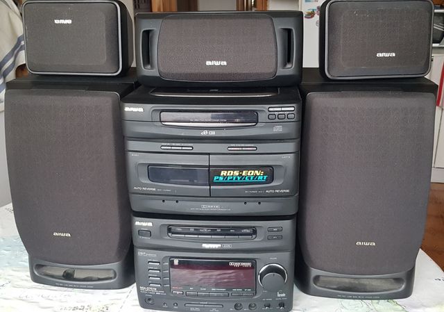 Equipo de música Aiwa.