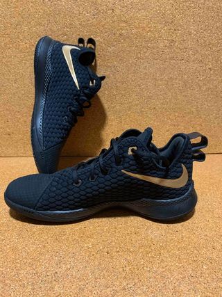Nike Lebron Witness III Negras de segunda mano por 45 EUR en Sevilla en  WALLAPOP