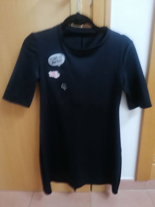 Vestido corto, con parches, de manga media