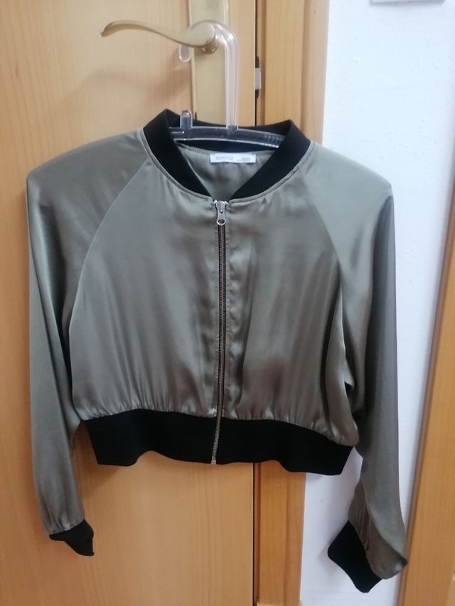 Chaquetita fina con cremallera