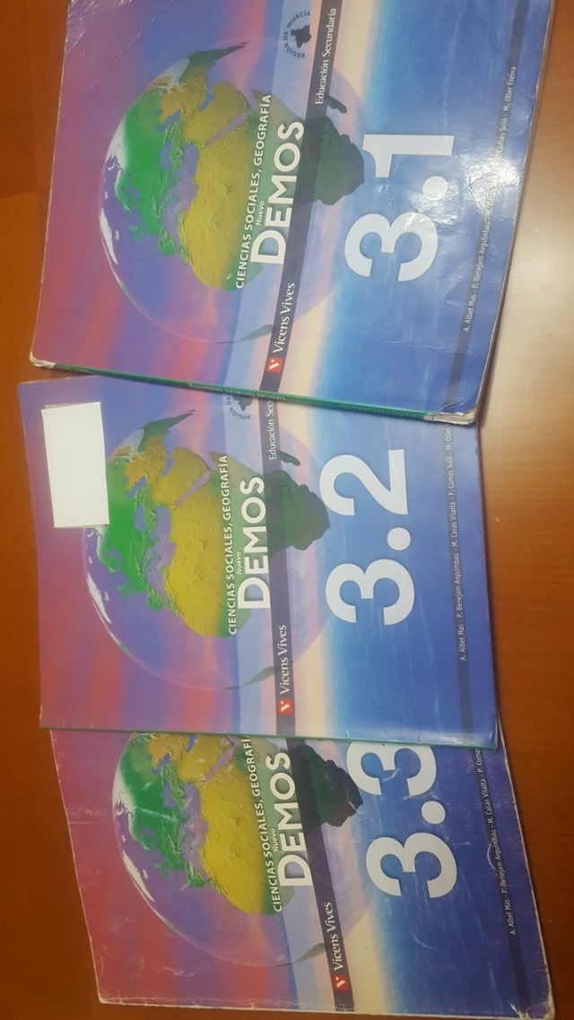 libros de sociales y geografía ( 3 eso)