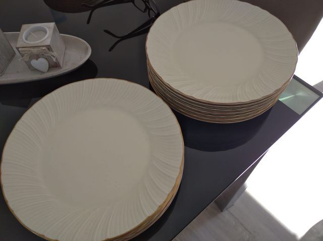Platos llanos porcelana fina Irabia (ALTA CALIDAD)